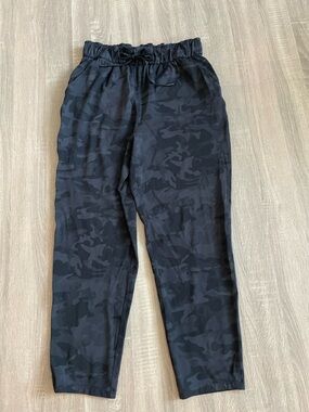 Lululemon Keep Moving Pant 7/8 High-Rise Camo Black & Grey
